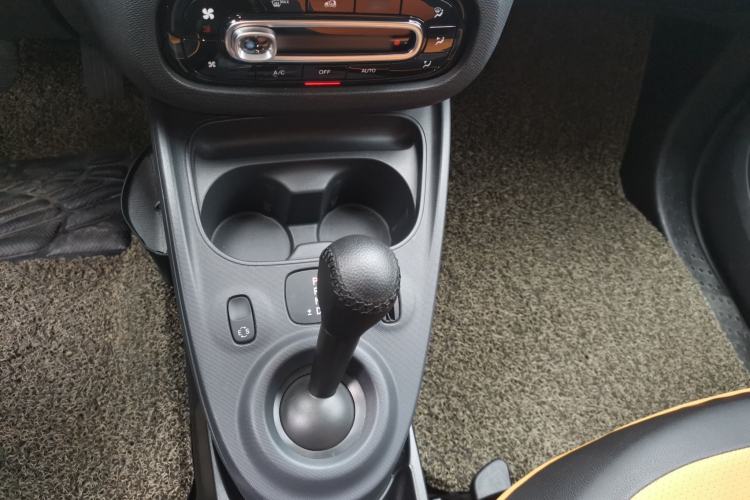 Used  fortwo 2019 0.9T 66kW Hardtop Wind Power Edition China VI
