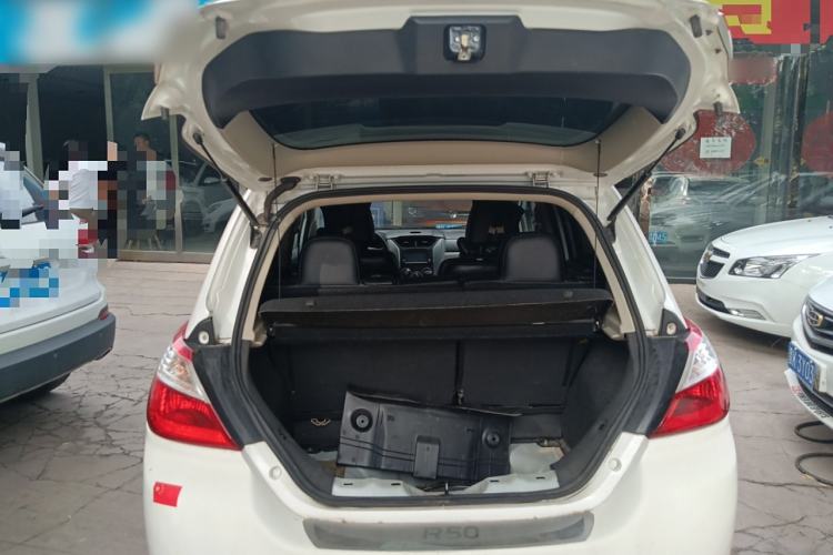 Used Venucia R50 2016 1.6L Manual Elite Edition
