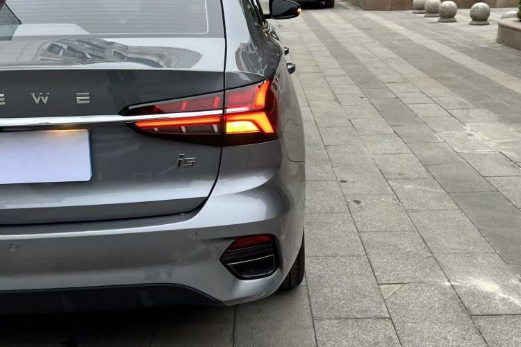 Used Roewe i5 2021 1.5L CVT Platinum Edition
