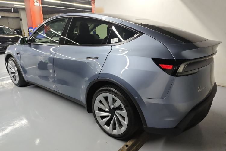 Used Tesla Model Y 2025 Rear-Wheel-Drive Version