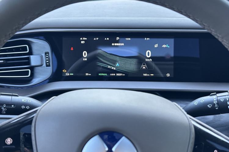 Used Denza D9 2022 DM-i 1040 Prestige Model
