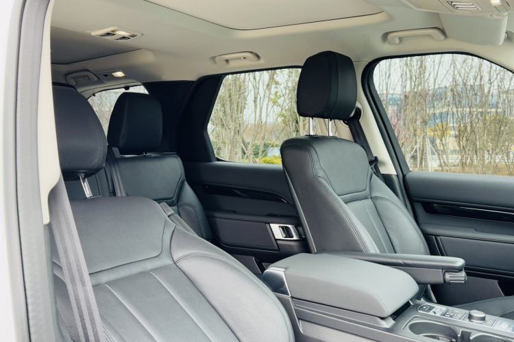 Used Land Rover Discovery 2018 3.0 SC V6 SE