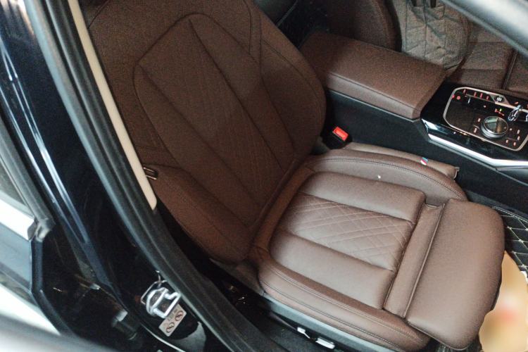 Used BMW i3 2024 eDrive 35 L
