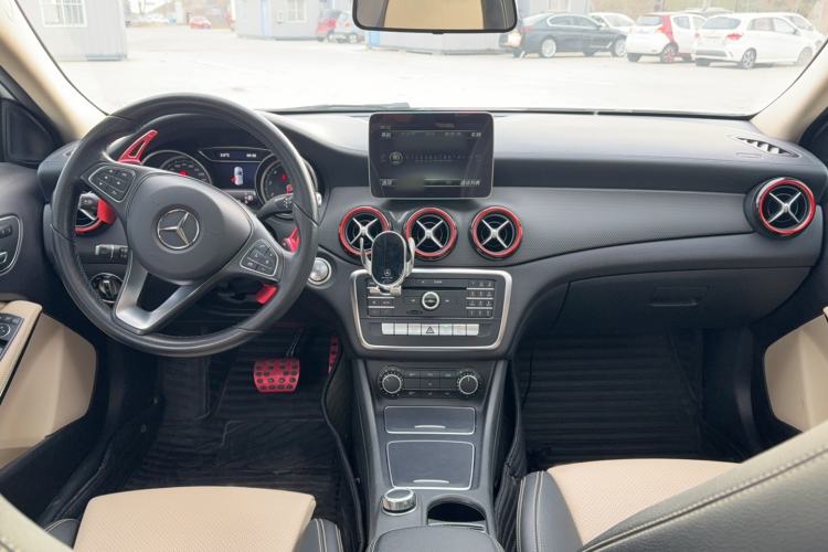 Used Mercedes-Benz GLA 2017 GLA 200 Fashion Model