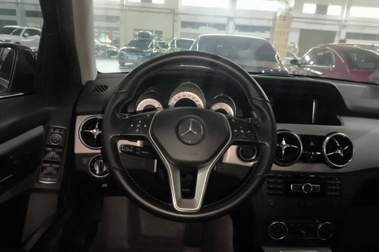 Used Mercedes-Benz GLK-Class 2013 GLK 300 4MATIC Dynamic Sunroof Model