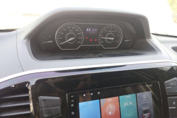 Used SAIC MAXUS Xintu V80 2021 2.0T PLUS AMT City Edition Short Wheelbase Ultra-Low Roof 5/6-Seater
