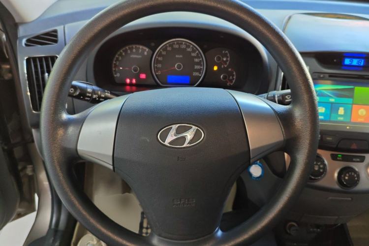 Used Hyundai Celesta 2015 1.6L Manual Comfort Model
