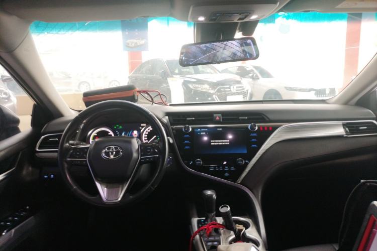 Used Toyota Camry 2019 Dual-Engine 2.5 HG Luxury Edition China VI Standard