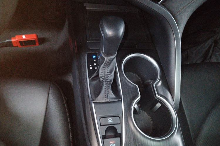 Used Toyota Camry 2021 2.0G Luxury Edition
