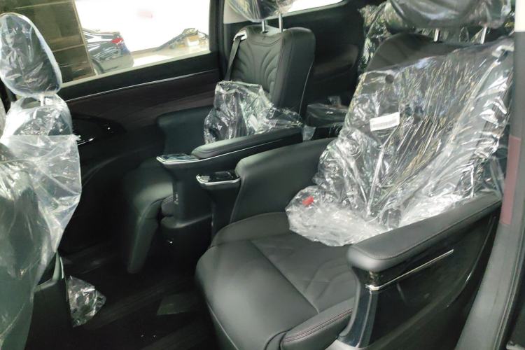 Used GAC Trumpchi M8 2024 Master Series 400T Prestige Edition
