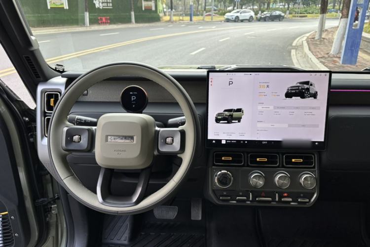 Used  V23 2025 401 Two-Wheel Drive Advanced Edition