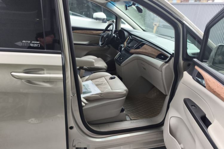 Used Buick GL8 2018 ES 28T Comfort Model China VI Standard
