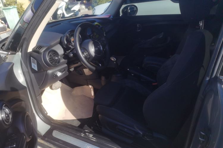 Used  MINI 2016 1.5T COOPER
