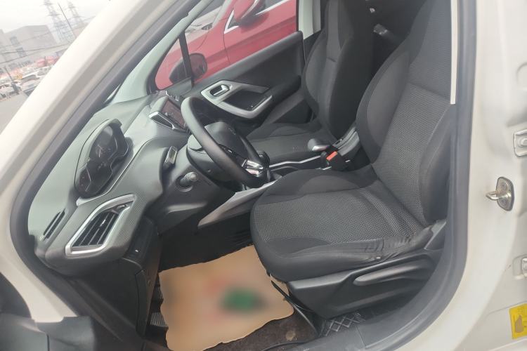 Used Peugeot 2008 2014 1.6L Manual Fashion Edition