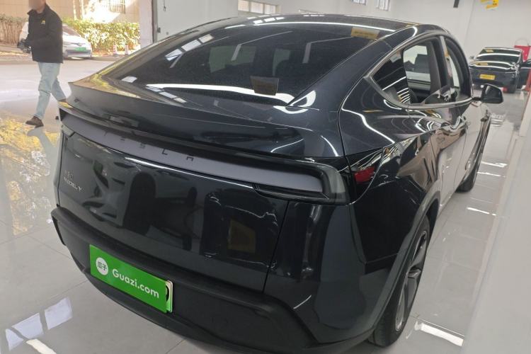 Used Tesla Model Y 2025 Rear-Wheel-Drive Version
