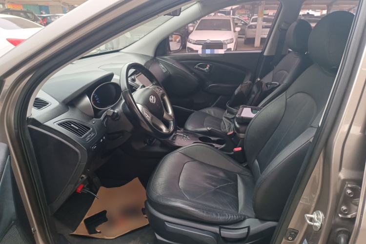 Used Hyundai ix35 2013 2.0L Automatic Two-Wheel Drive Smart GLS China IV Standard
