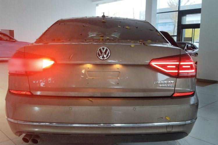 Used Volkswagen Passat 2017 280TSI DSG Luxury Edition
