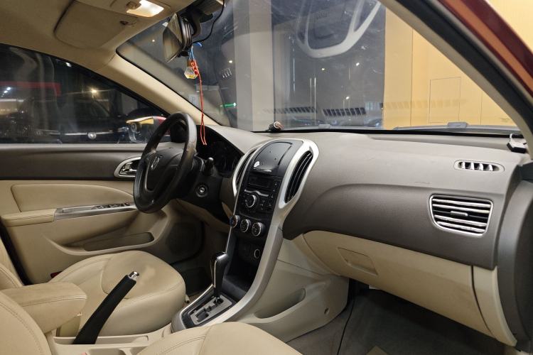 Used Baojun 630 2014 1.5L automatic comfort version
