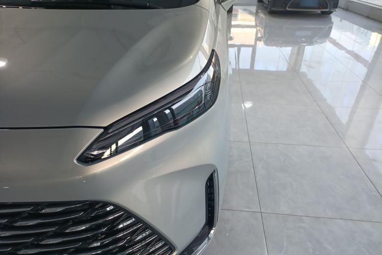 Used Buick GL8 New Energy 2025 Lu Shang Luxury Edition 7-Seater
