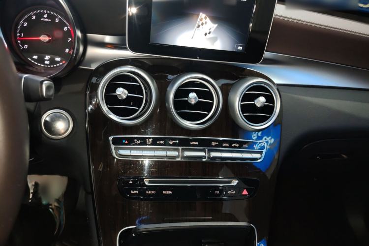 Used Mercedes-Benz GLC 2019 GLC 260 L 4MATIC Dynamic Model
