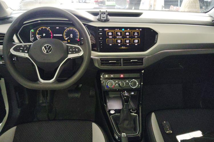 Used Volkswagen Tacqua 2021 200TSI DSG JoyConnect Edition