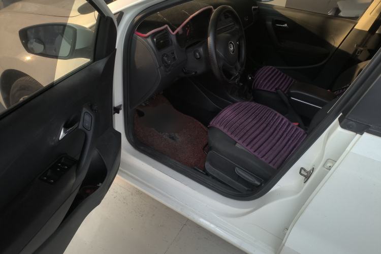 Used Volkswagen Polo 2014 1.4L Manual Fashion Edition
