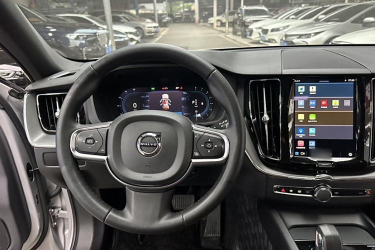 Used Volvo XC60 2024 B5 4x4 Smart Luxury Edition
