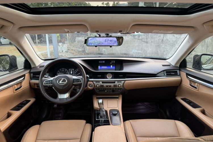 Used Lexus ES 2016 200 Midnight Special Limited Edition
