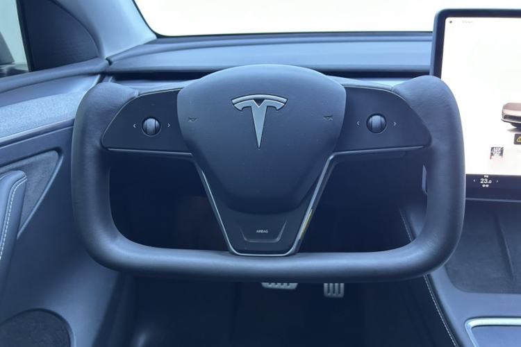 Used Tesla Model Y 2023 High-Performance All-Wheel-Drive Version