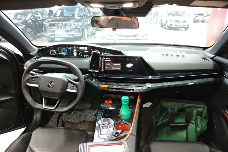 Used Changan UNI-V iDD 2023 ZhiDian iDD 1.5T 113km ZhiKu Model
