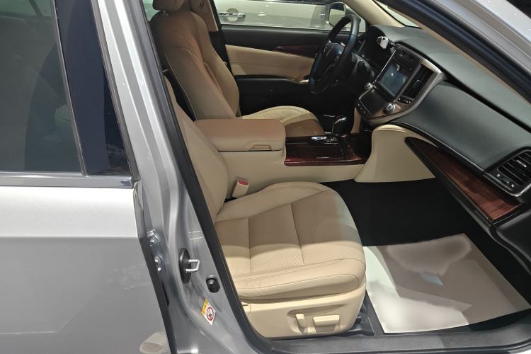 Used Toyota Crown 2015 2.0T Fashion Edition