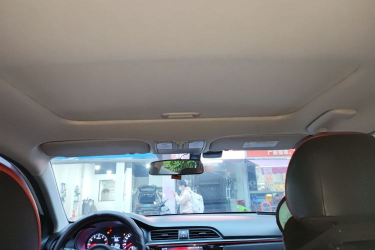 Used Kia KX Cross 2017 1.4L MT GLS
