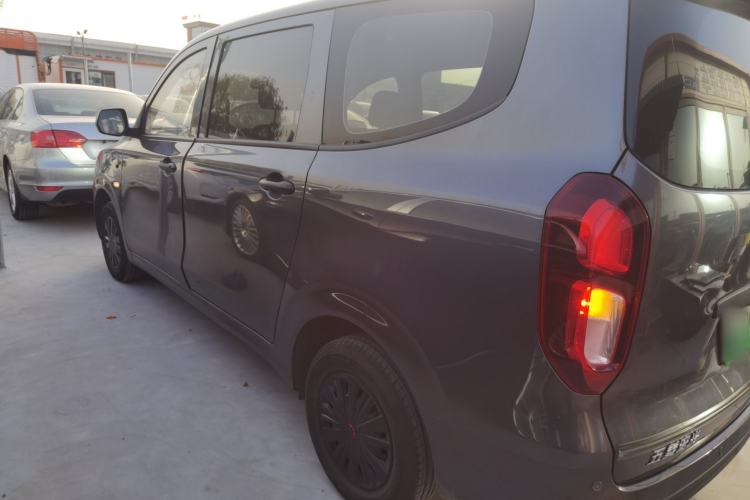 Used Wuling Hongguang New Energy 2024 All-Electric Model 300KM Practical Version
