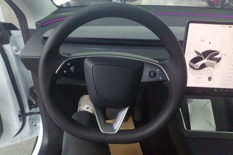 Used Tesla Model Y 2025 Rear-Wheel-Drive Version
