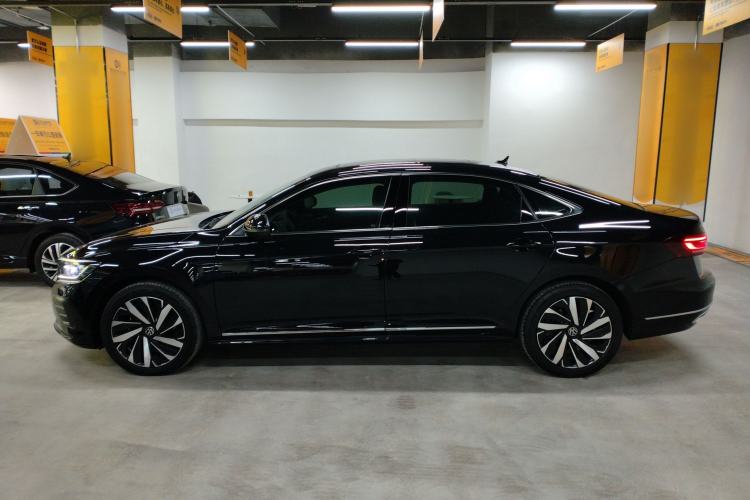 Used Volkswagen Passat 2025 Premium Version 380TSI Dragon Edition
