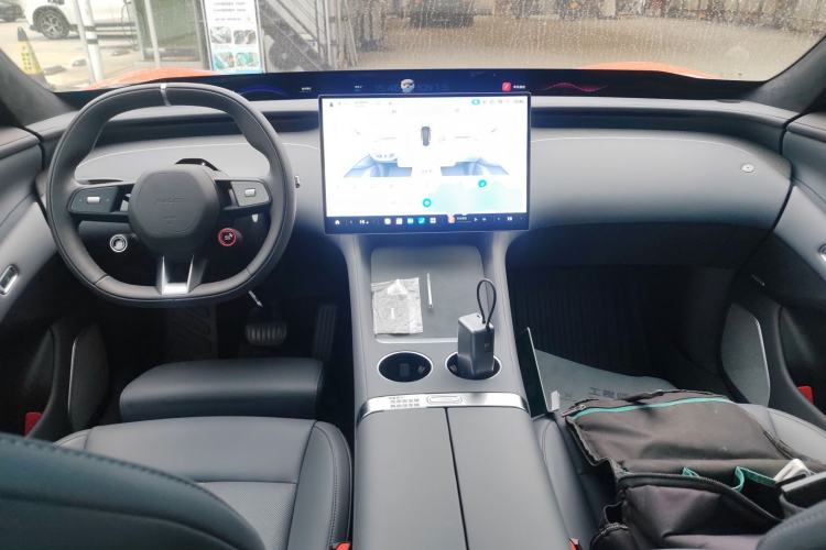 Used  YU7 2025 Ultra-Long Range High-Performance All-Wheel-Drive Max Edition
