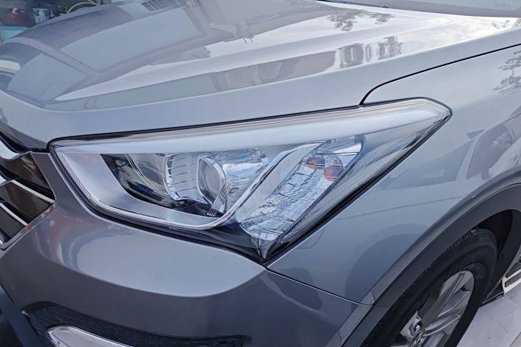 Used Hyundai Santa Fe 2013 2.4L Automatic 4x4 Smart Version
