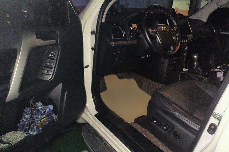 Used Toyota Prado 2018 3.5L Automatic TX-L with Rear-Mounted Spare Tire
