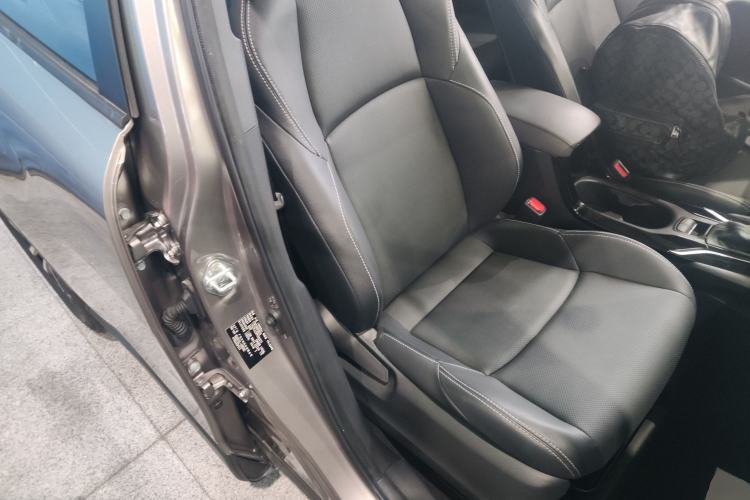 Used Toyota FRONTLANDER 2023 2.0L Smart Electric Hybrid Dual-Engine Deluxe Version
