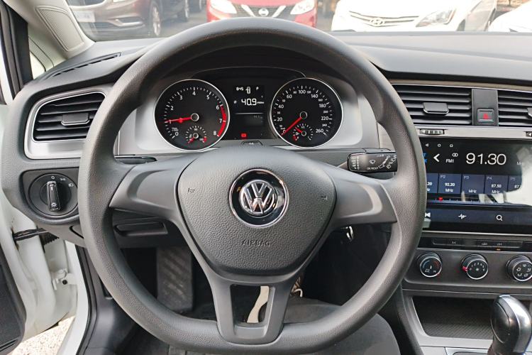 Used Volkswagen Golf 2016 1.6L Automatic Fashion Model
