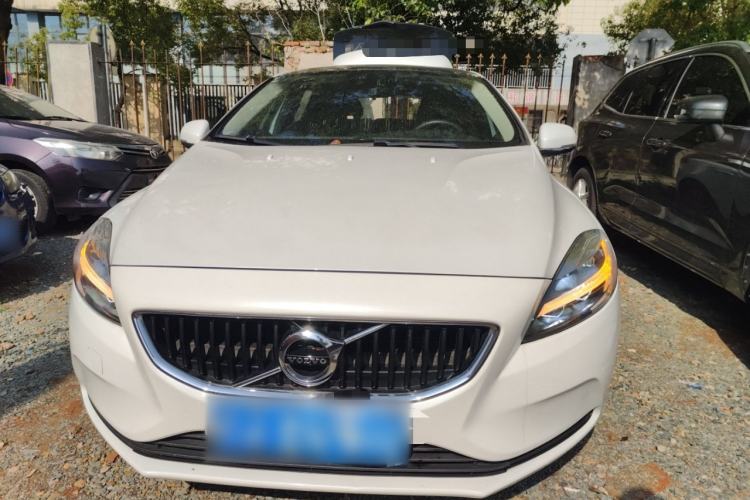 Used Volvo V40 2019 T3 Zhiyi Edition
