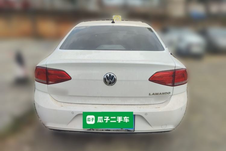 Used Volkswagen Lamando 2017 230TSI DSG Fashion Edition
