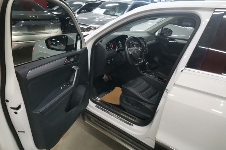 Used Volkswagen Tiguan L 2018 330TSI Automatic Two-Wheel Drive Luxury Edition
