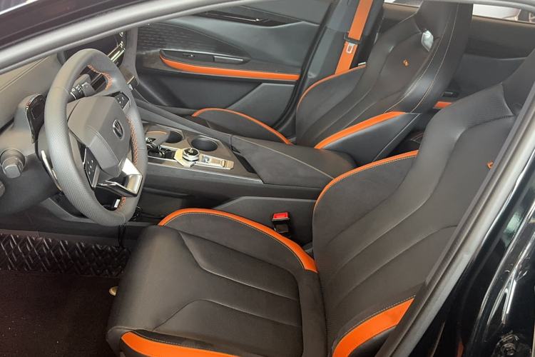 Used Changan UNI-V 2022 2.0T Leading-Speed Edition
