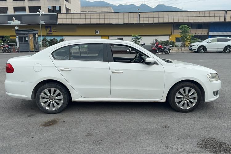 Used Volkswagen Lavida 2013 Restyled Classic 1.6L Manual Comfort Edition
