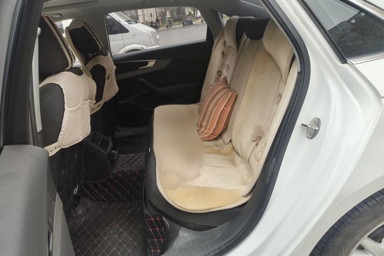 Used Audi A4L 2017 40 TFSI Ambition Edition
