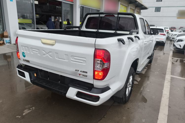 Used SAIC MAXUS T70 2019 2.0T Diesel Automatic Two-Wheel Drive Comfort Edition with Long Bed and High Ground Clearance
