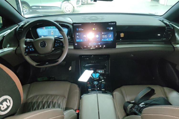 Used BYD Han 2024 EV Glory Edition 506KM Front-Wheel-Drive Premium Model
