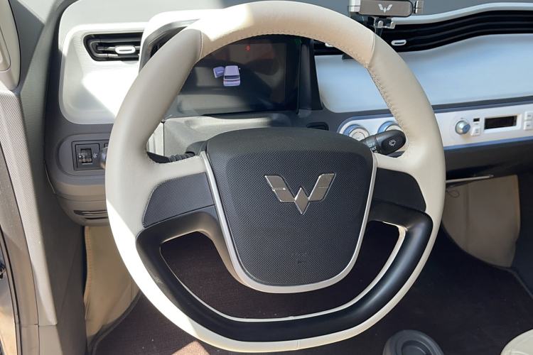 Used Wuling Hongguang MINIEV 2022 Macaron Premium Model – Lithium Iron Phosphate
