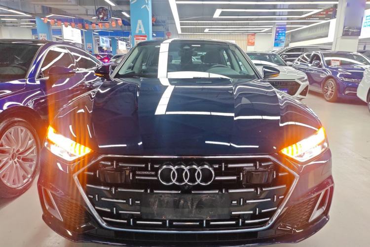 Used Audi A7L 2024 45TFSI quattro S-line Visionary Edition Flow Crystal Package
